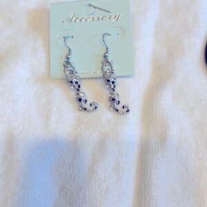 NWT Earring bundle! 4 pairs 

Never worn! :)